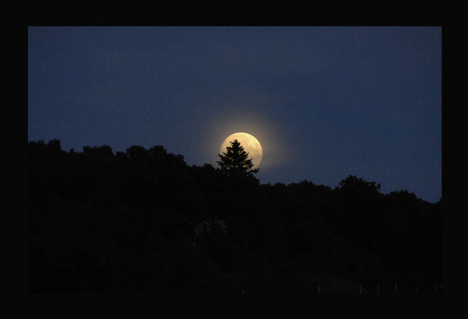 --teilweise verdeckter Mond,--leider ?