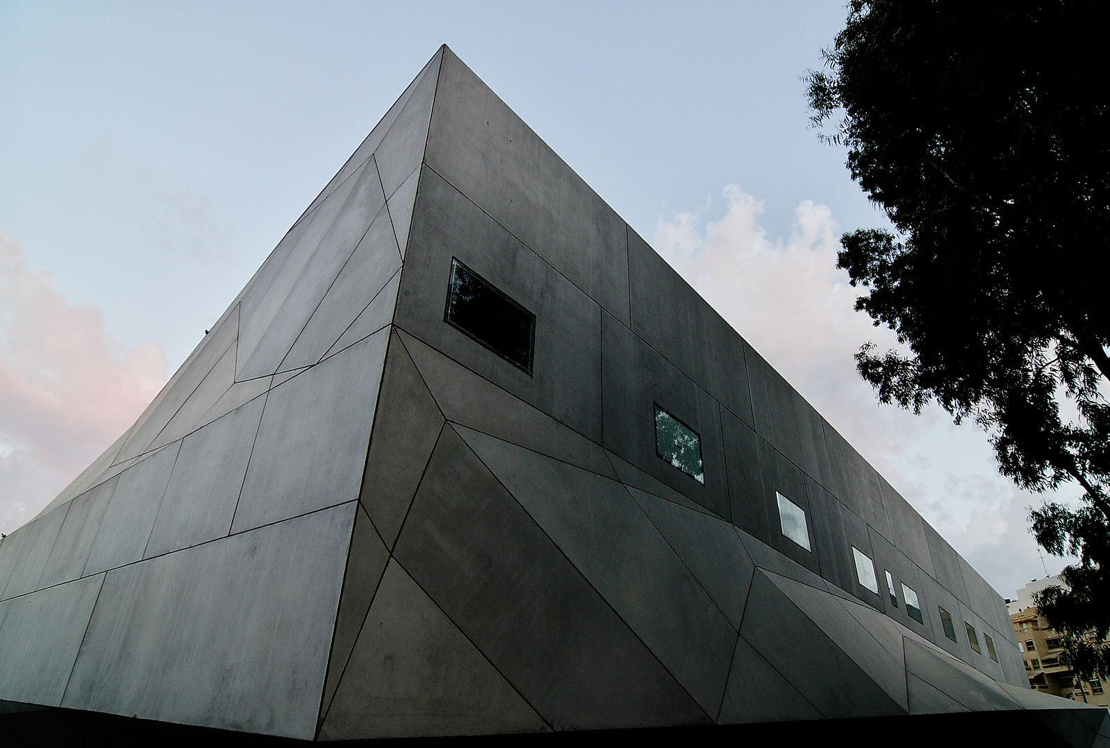 Tel Aviv Museum of Art - Herta und Paul Amir Gebäude 02