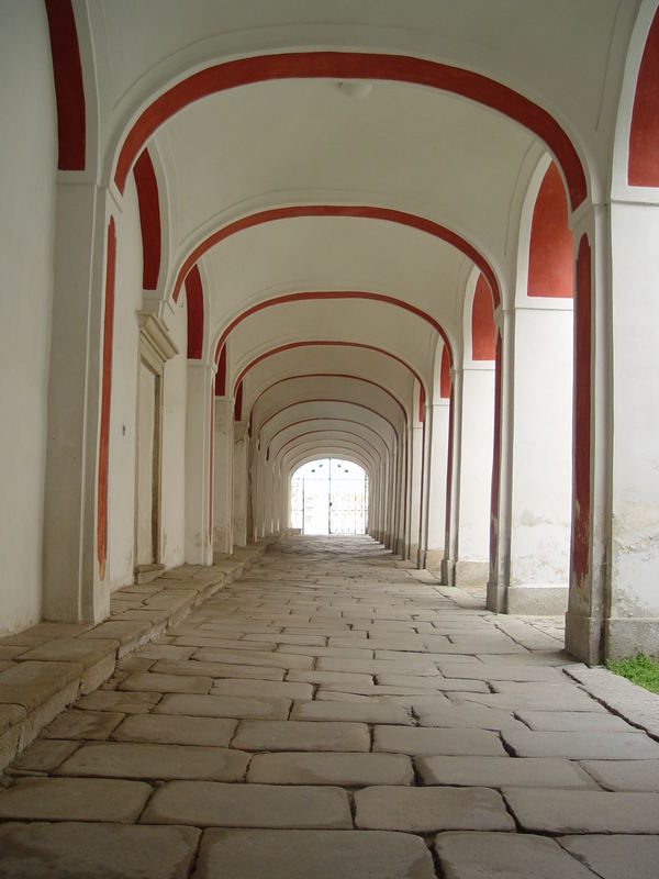 Telc' Holocaust Memorial Walkway