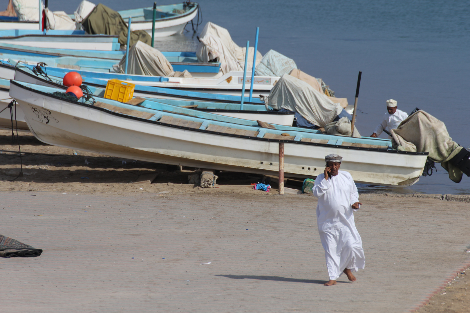 Telef-Omani und Boote