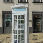 Telefonzelle als Bibliothek in Ponta Delgada