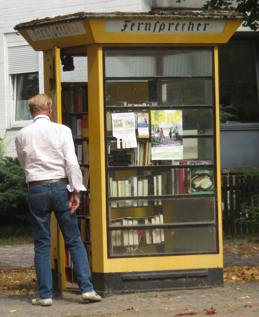 Telefonzelle oder Buchladen?