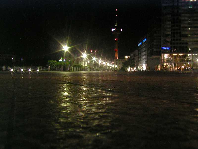 Telekom-Turm bei Nacht