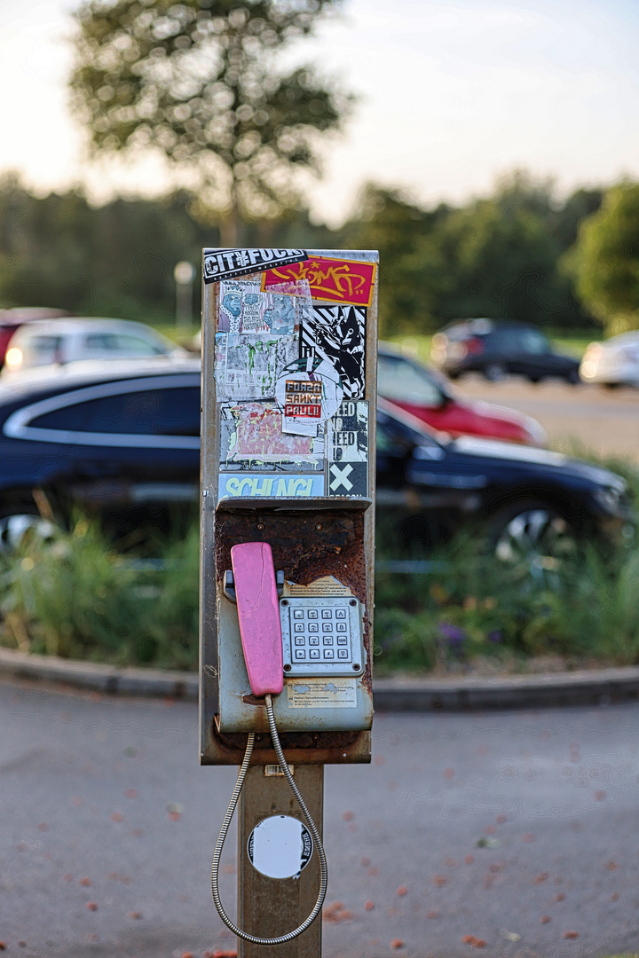 Telephone at the shore