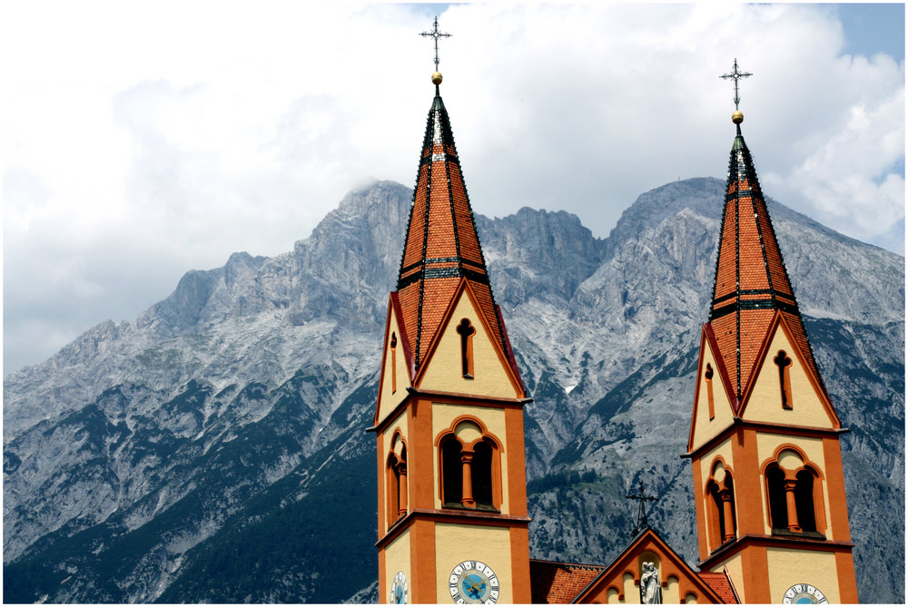 Telfer Kirche mit Hoher Munde