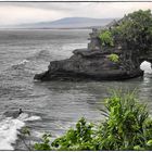 Tempel bei wilder See