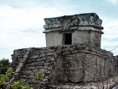 Tempel des herabstürzenden Gottes