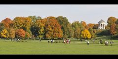 Tempel im Herbst