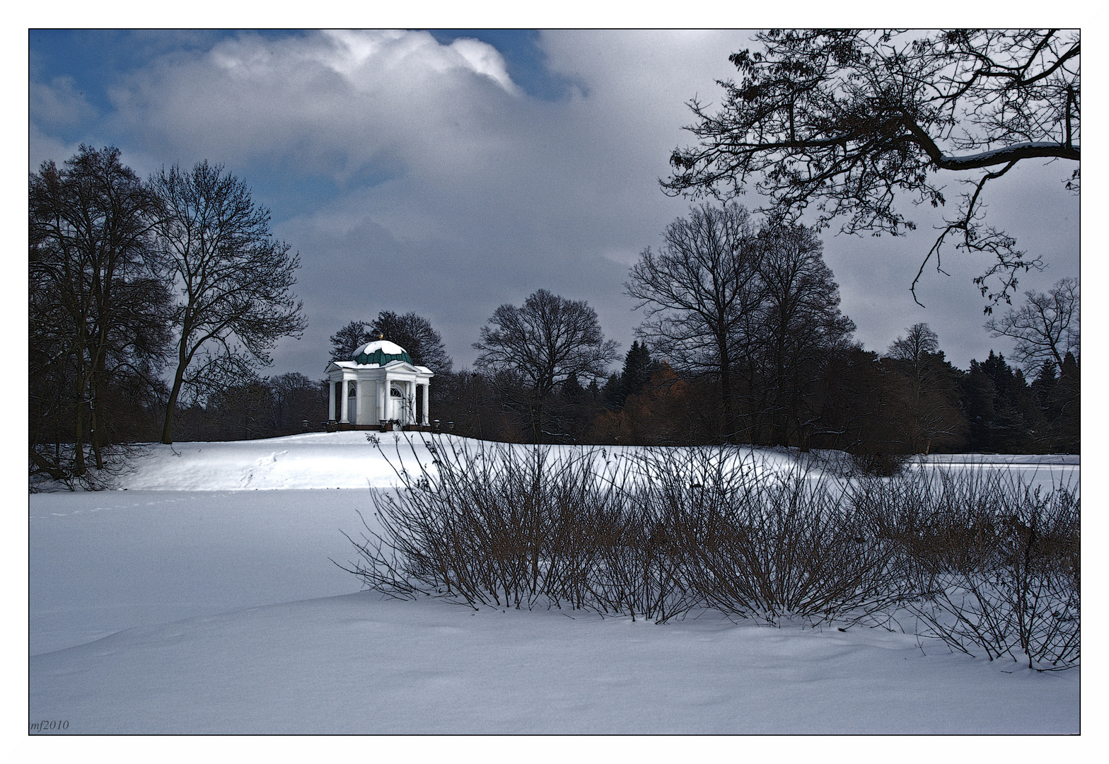 Tempel im Schnee / temple in the snow