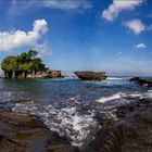 * Tempel TANAH LOT *