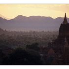 Tempel von Bagan im Abendlicht