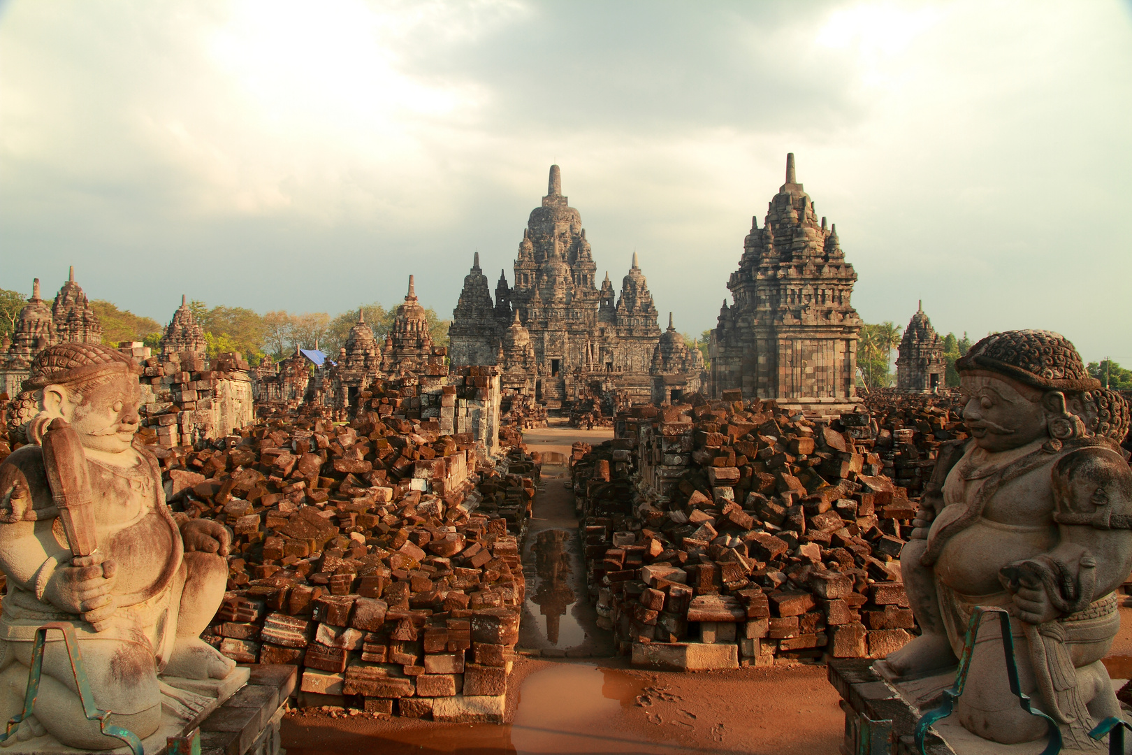   Tempelanlage Candi Sewu auf Java 