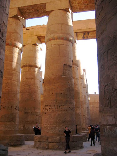 Tempelanlage von Karnak mit ihrer gigantischen Säulenhalle