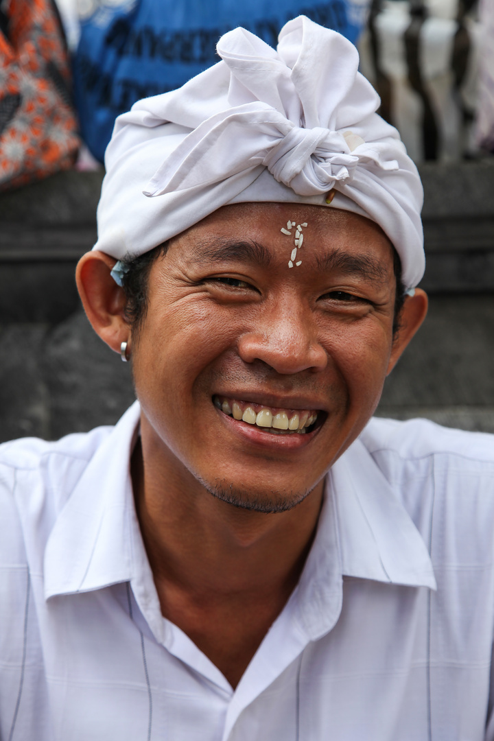 Tempelbesucher auf Bali