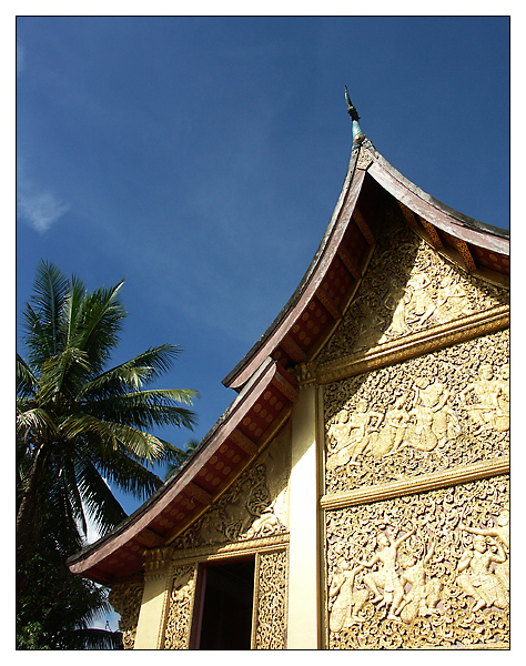 Tempelfassade im Wat Xieng Thong - Luang Prabang, Laos