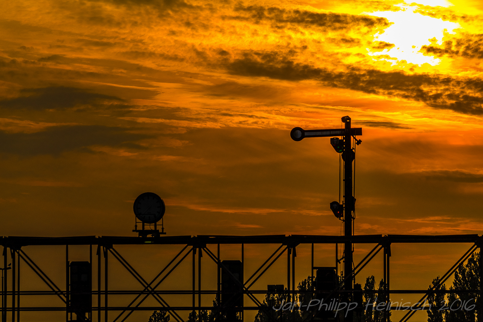 Tempelhof am Abend