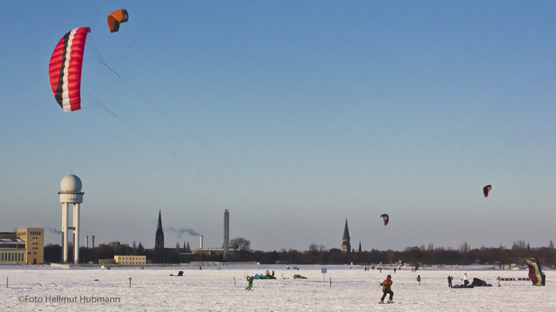 TEMPELHOFER FELD FRÜHLINGSBEGINN 2013