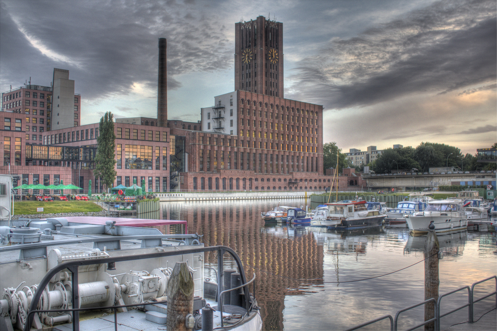 Tempelhofer Hafen (HDR)