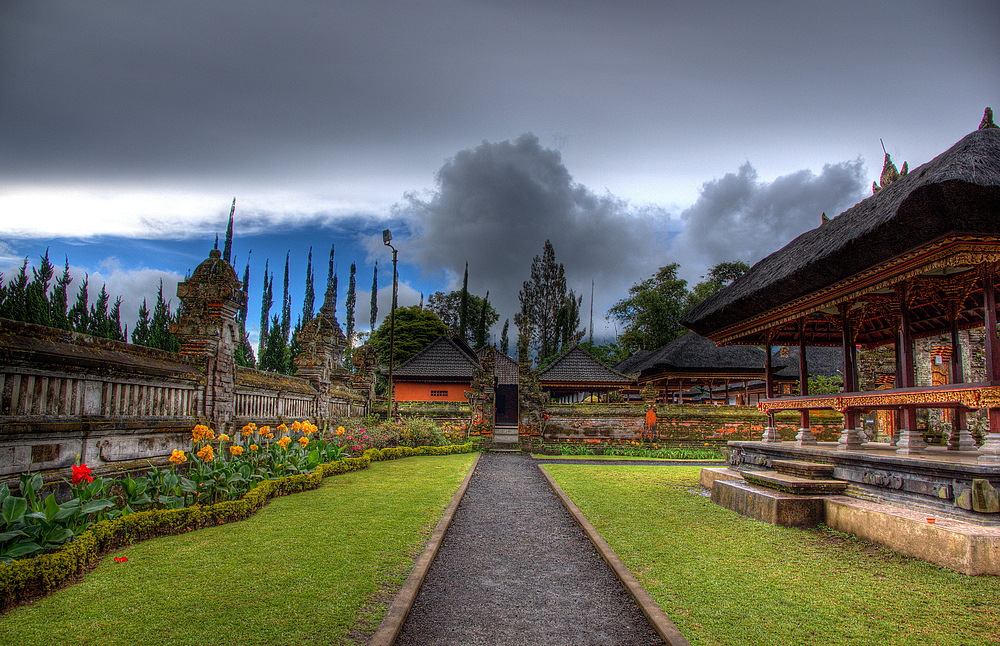 Tempelkomplex am Bratan See auf Bali