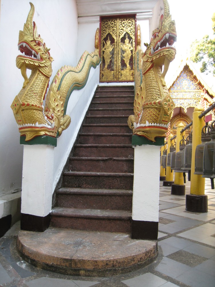 Tempeltreppe in Tempel in Chiang Mai, Thailand