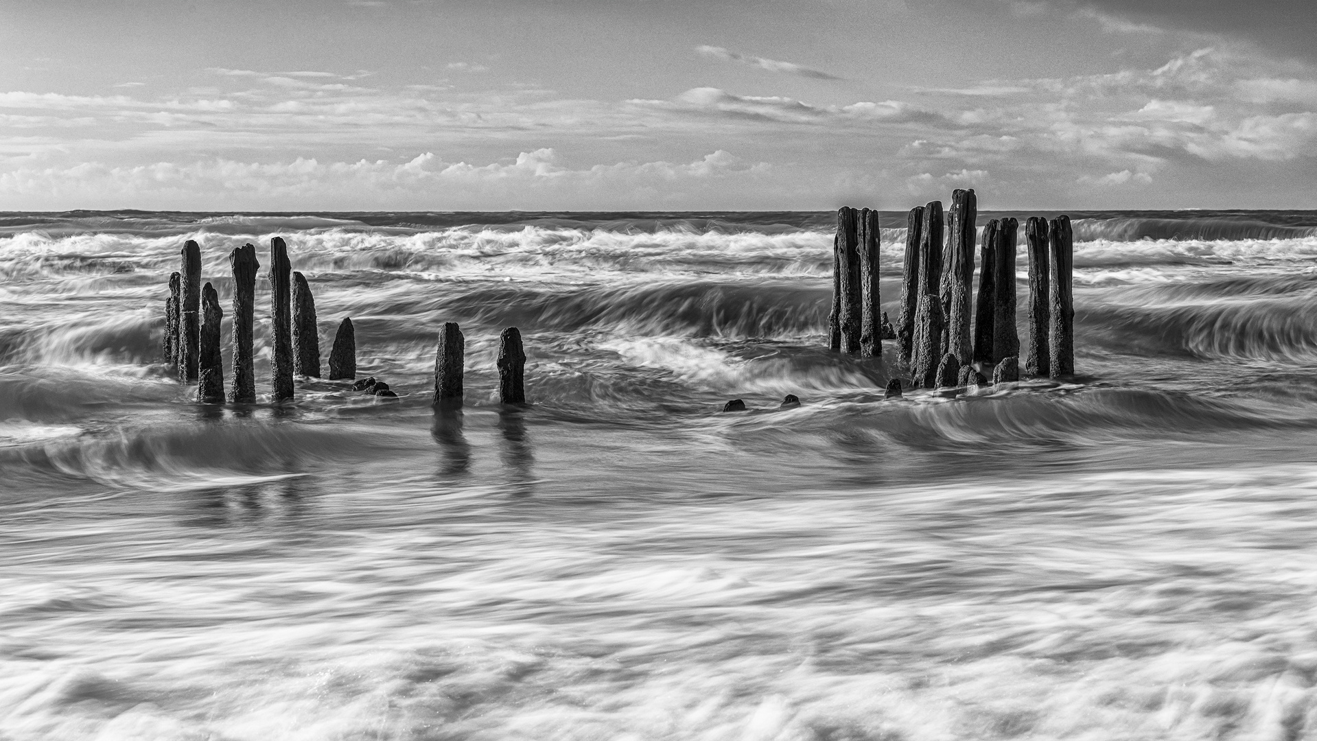 Temperamentvolle Nordsee (s/w Freitag 30062023)