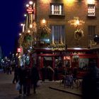 Temple Bar at night