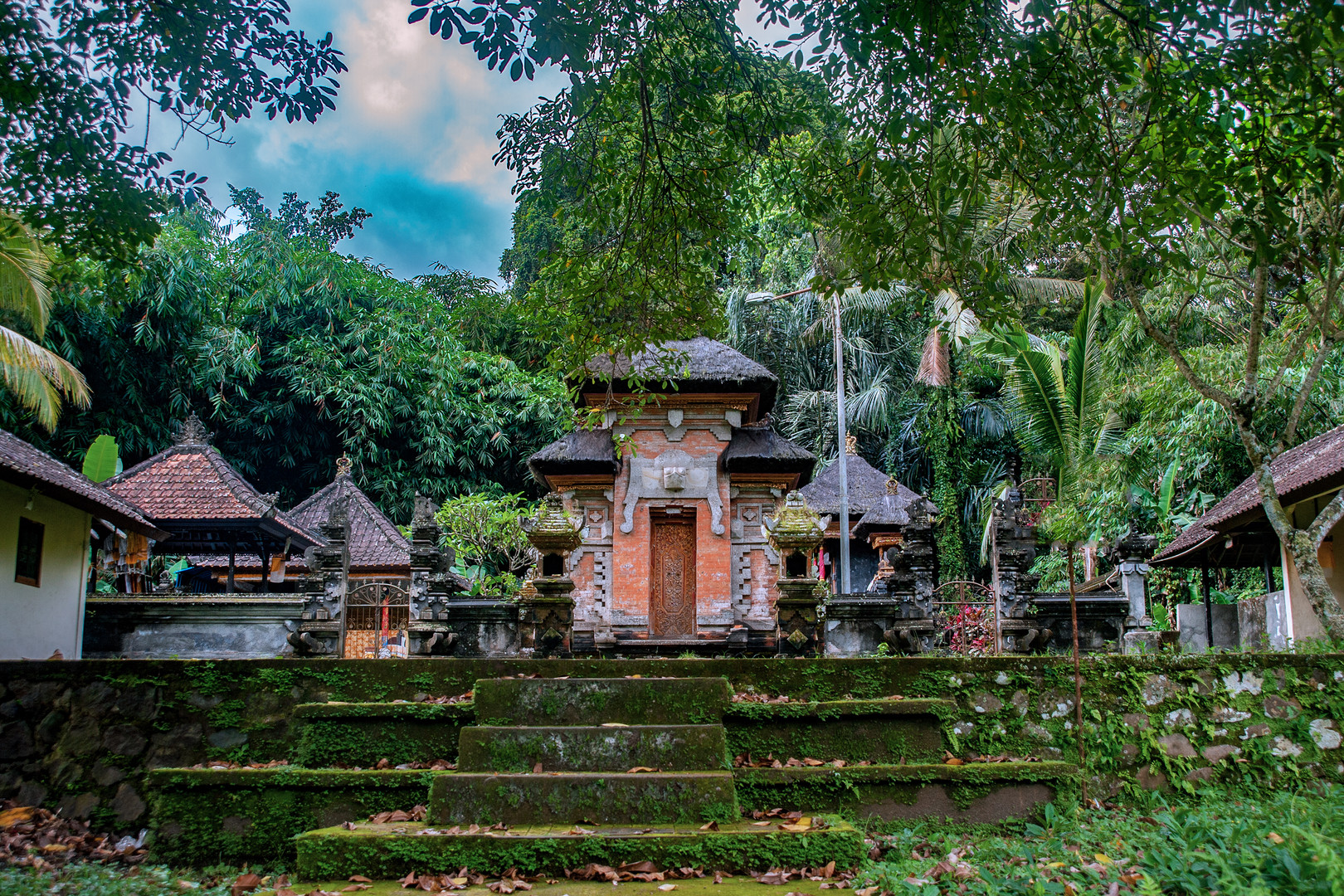 Temple behind the Mumbul pond