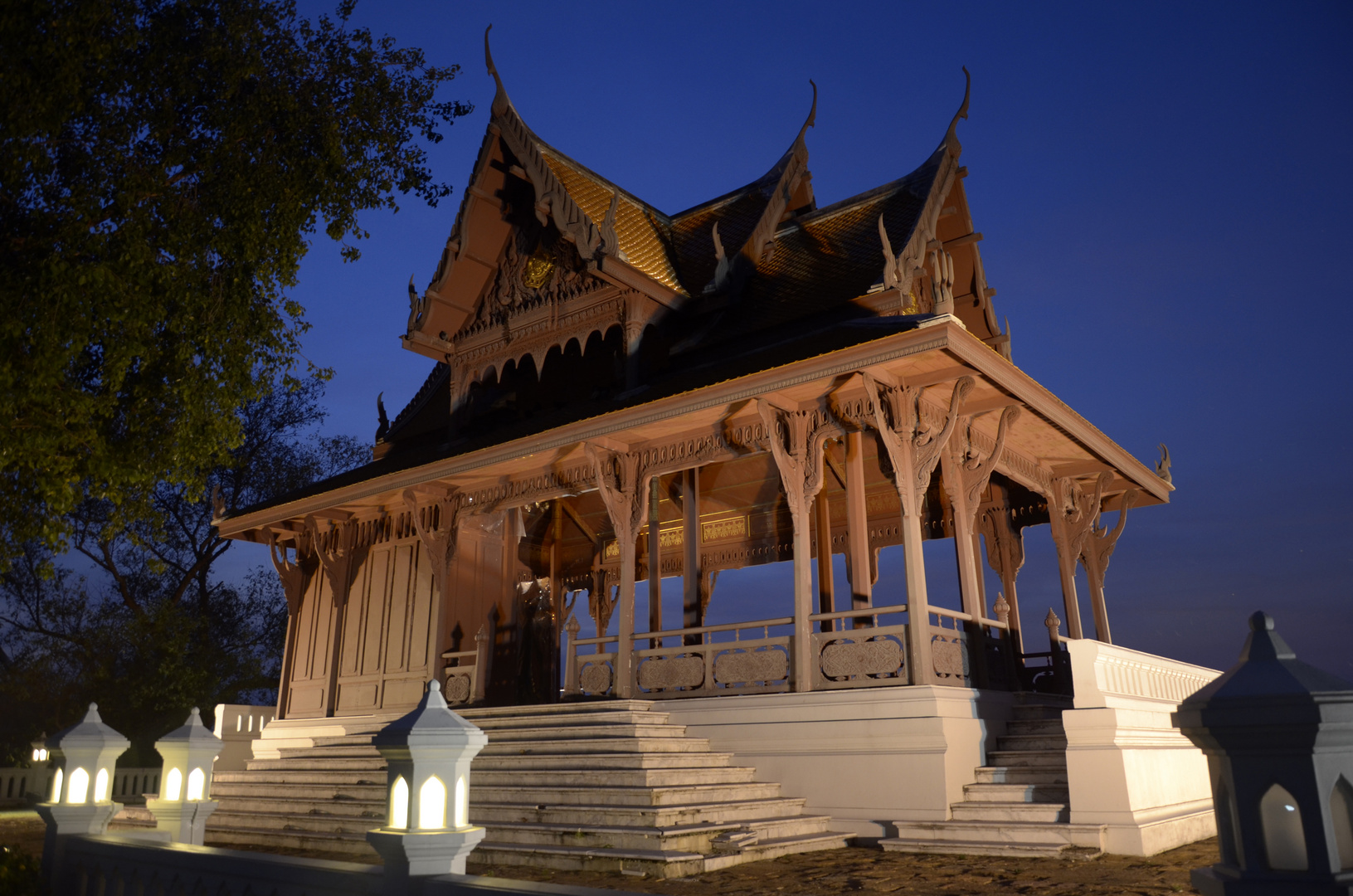 Temple near chao praya