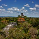 Temples Mayas sur le site de Tikal.
