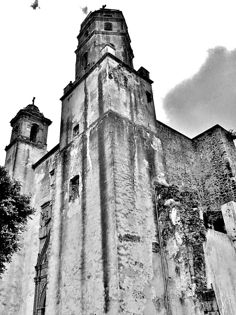 templo antiguo del tepoztlan, morelos...