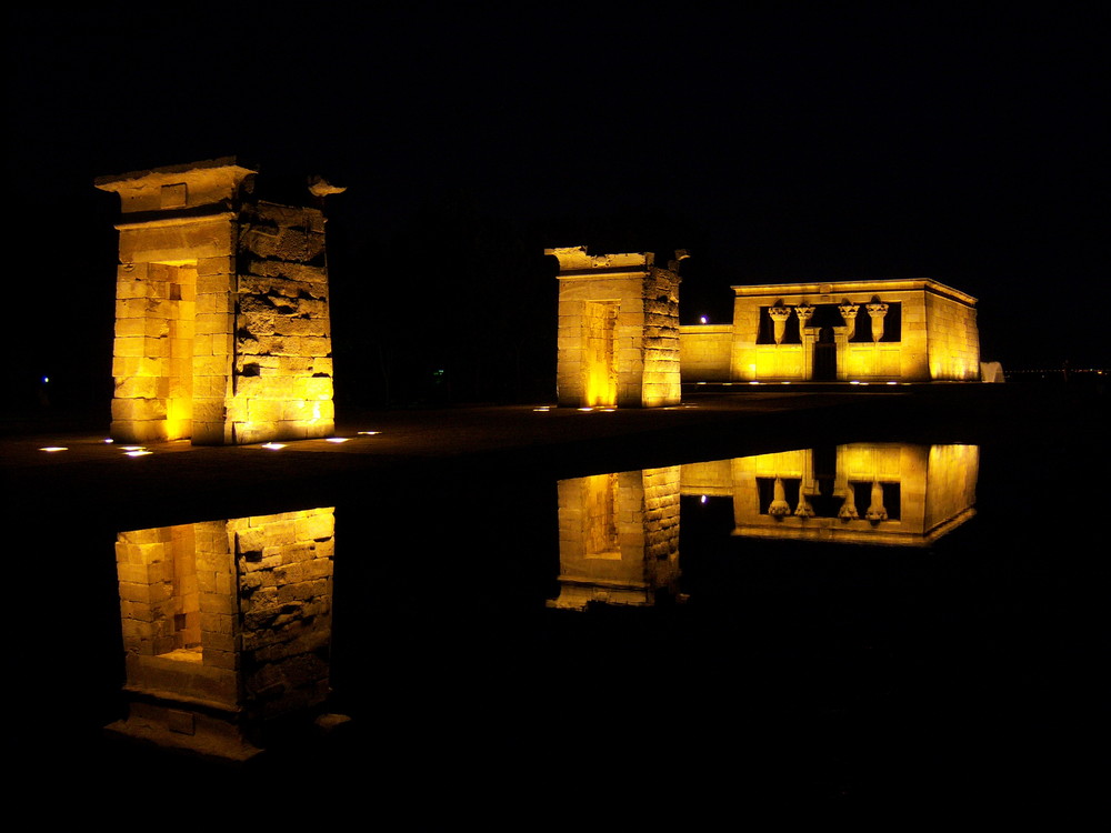 TEMPLO DE DEBOD