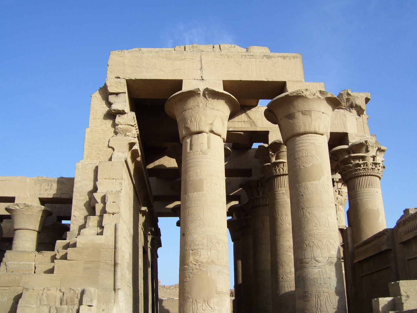 TEMPLO DE KOM OMBO...  FERNANDO LÓPEZ   fOTOGRAFÍAS...