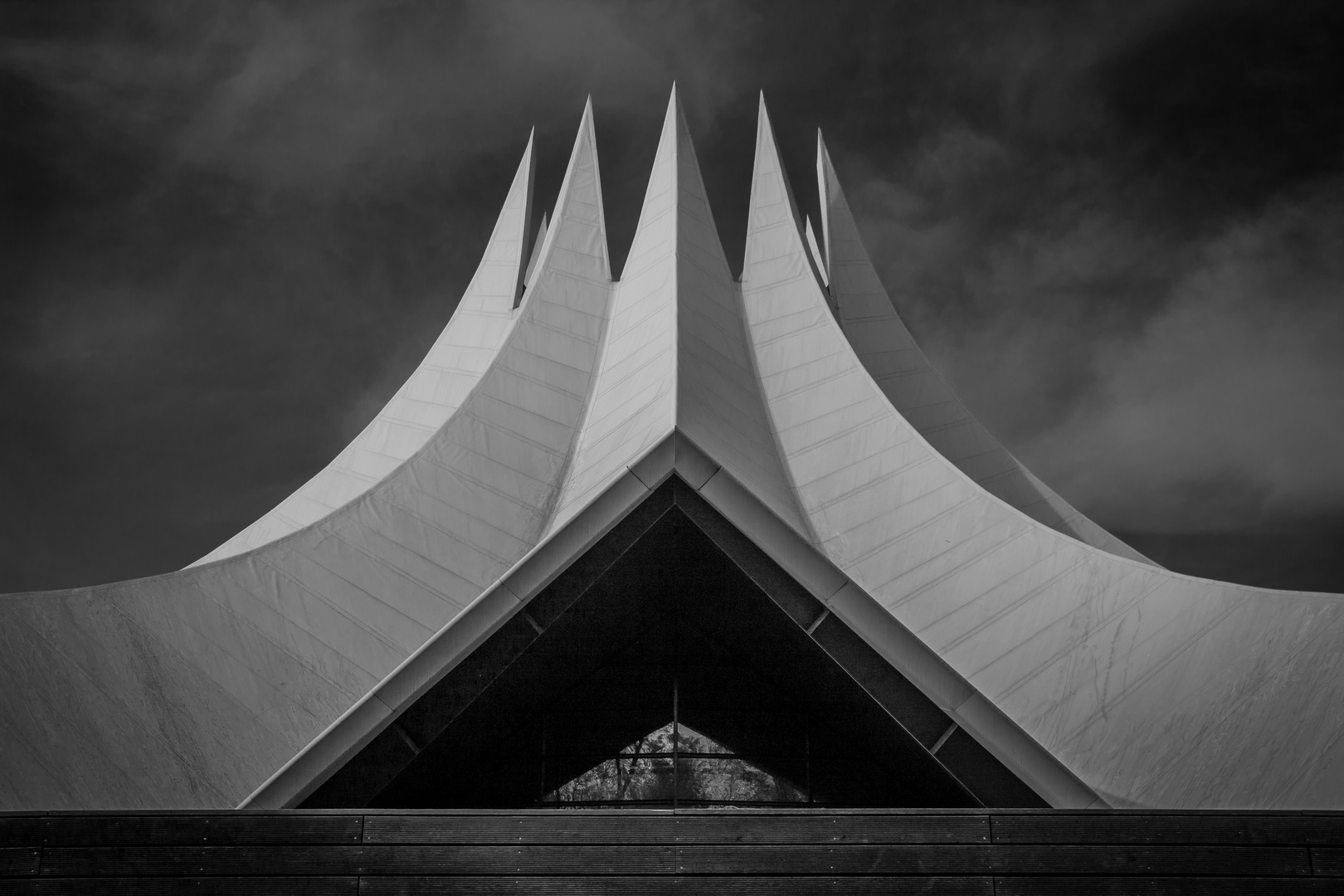 Tempodrom-001-sw