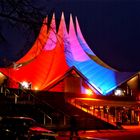 Tempodrom beleuchtet