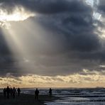 TEMPORÄRE DÜSTERNIS MIT LICHTSTREIFEN