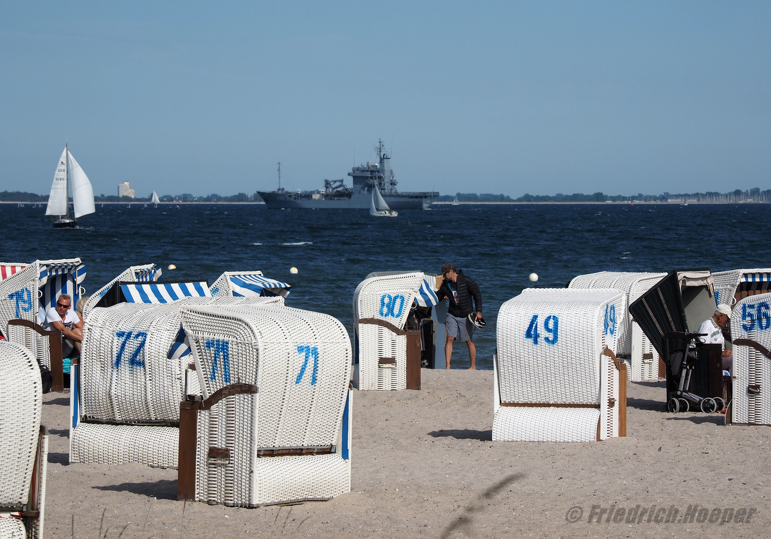 Tender Werra vor Strande