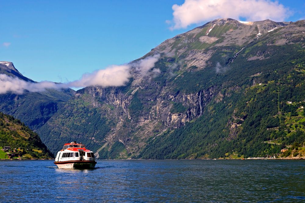 Tenderboot im Geiranger Fjord