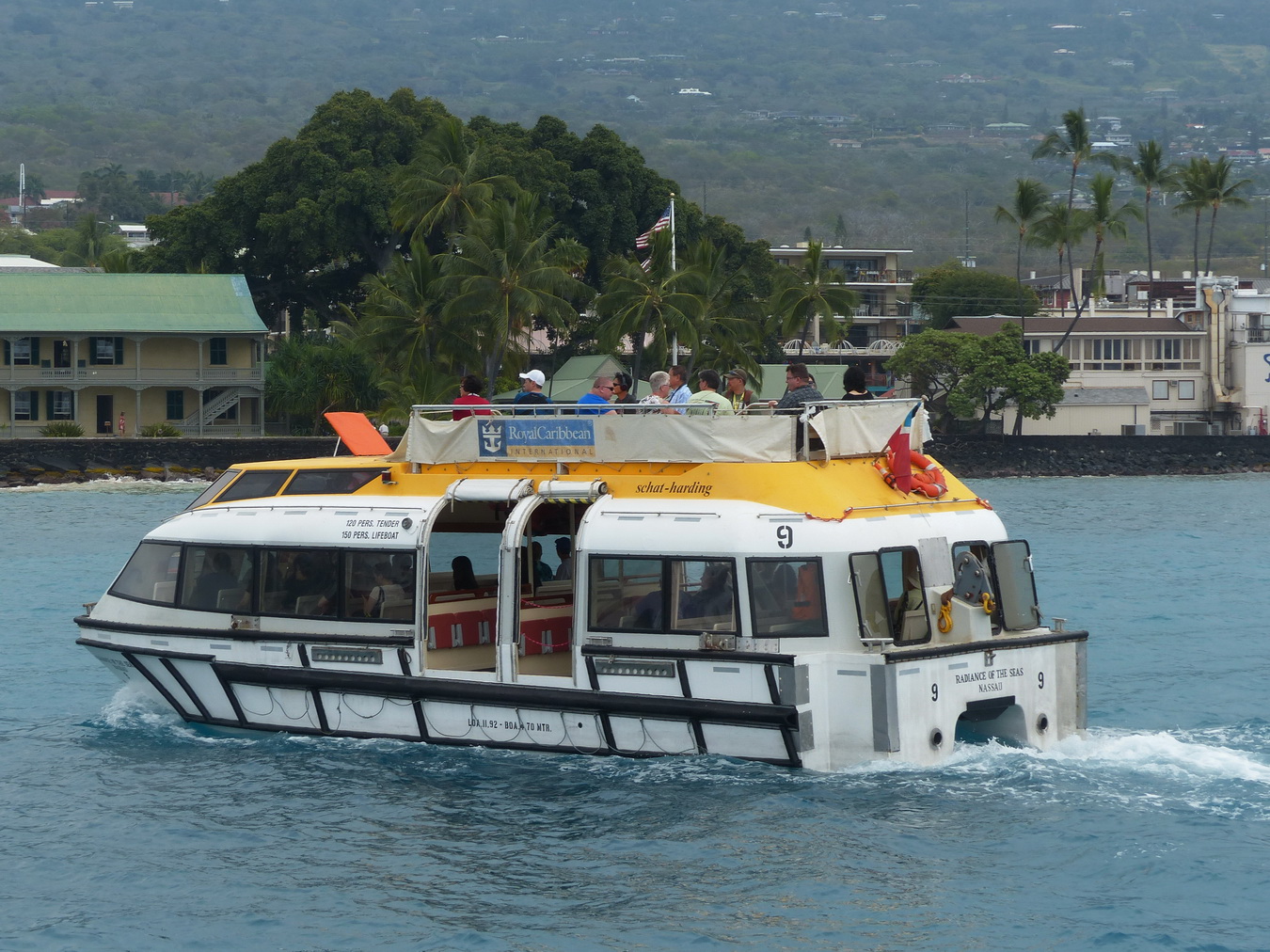 Tenderboot vor Kona, Hawaii-Island