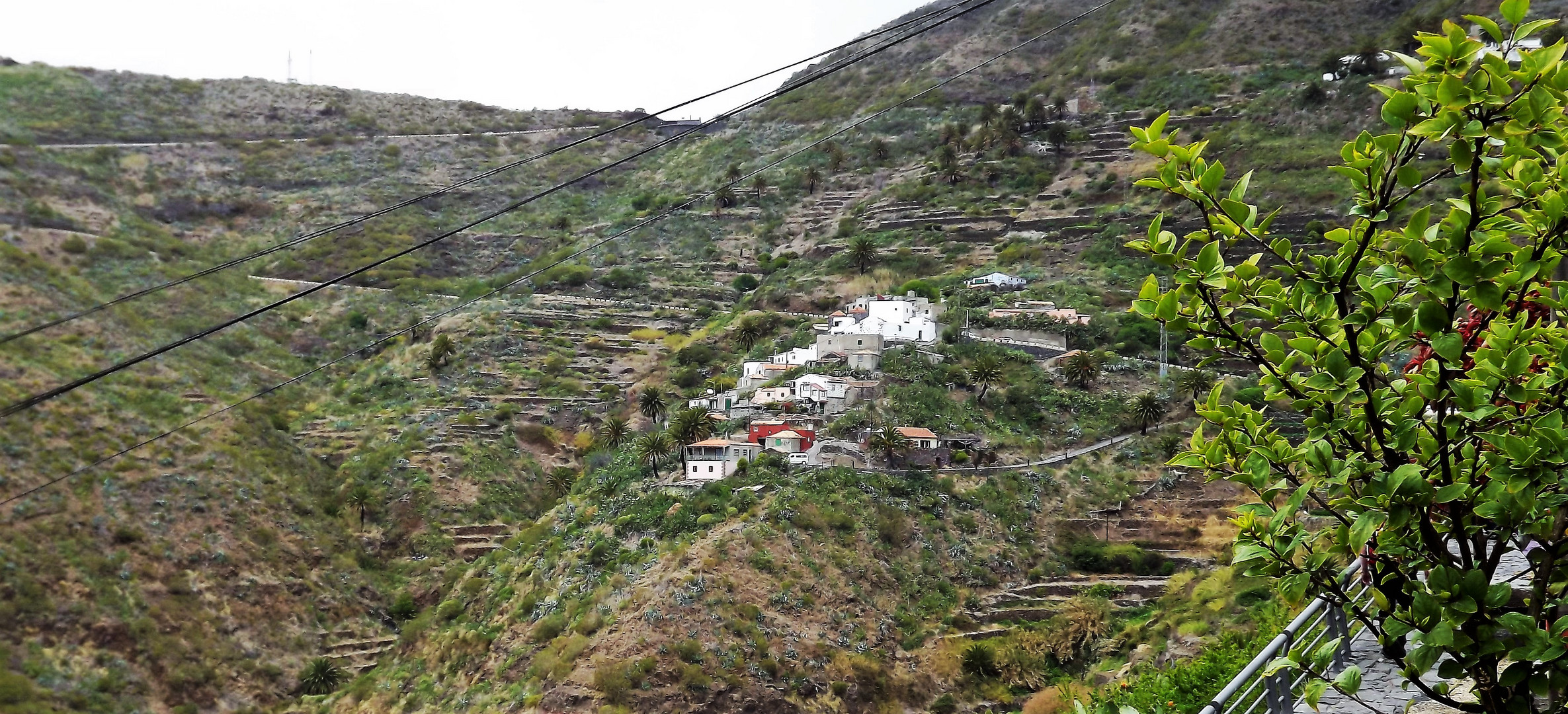 TENERIFFA - Dörflein im Hang