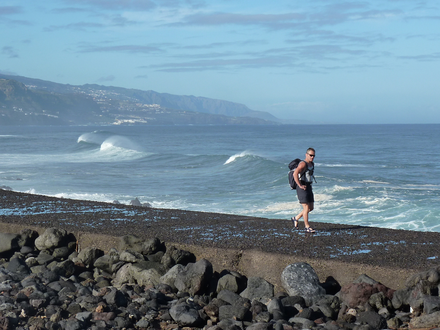 Teneriffa - Puerto de la Cruz, Brandung an der Playa Jardin