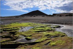 Teneriffa, Schwarzer Strand von El Médano mit Montana Roja