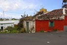 DE: Teneriffa/ Tenerife, Tacoronte: Tote Katze vor "totem" Haus/ Gato muerto delante la ruína by Christy-Ann 