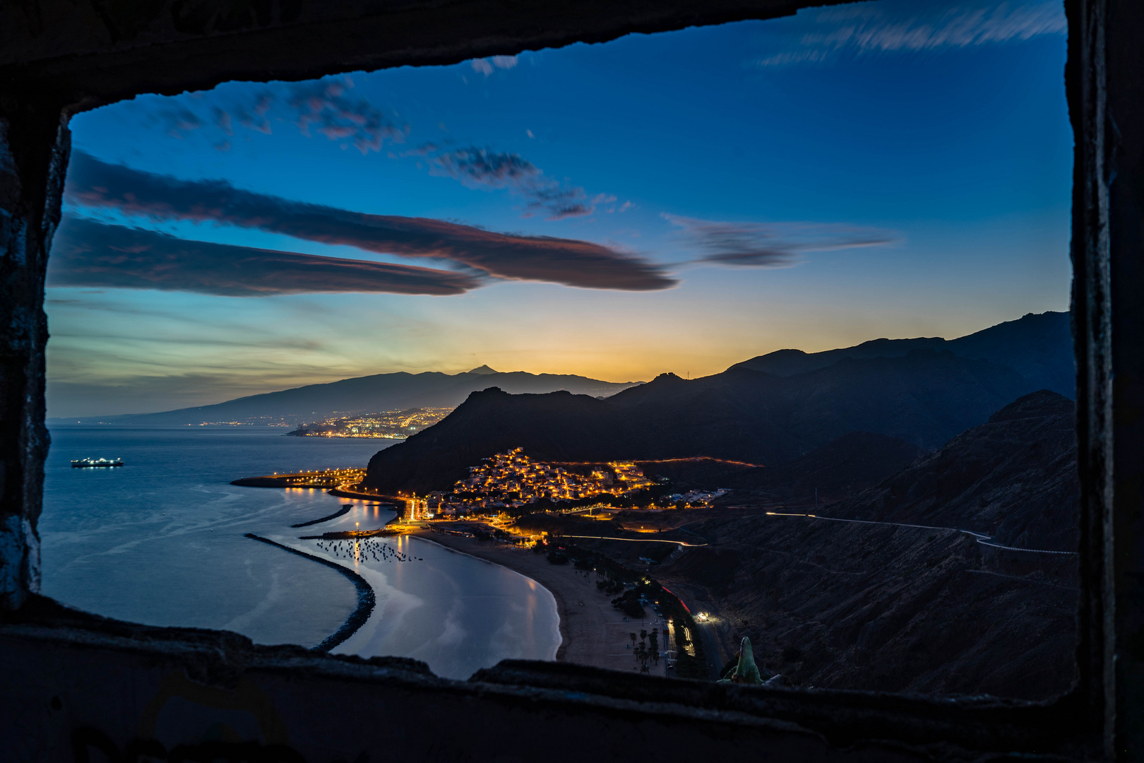 Teneriffa - window sunset