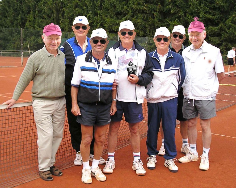 tennis-mannschaft "helmut"