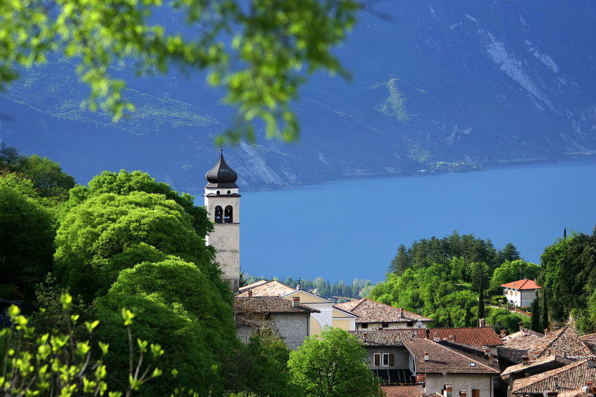 Tenno - Blick auf den Gardasee