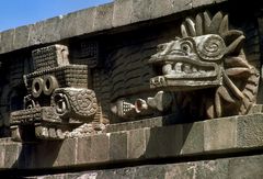 Teotihuacan: Quetzalcoatel-Pyramide