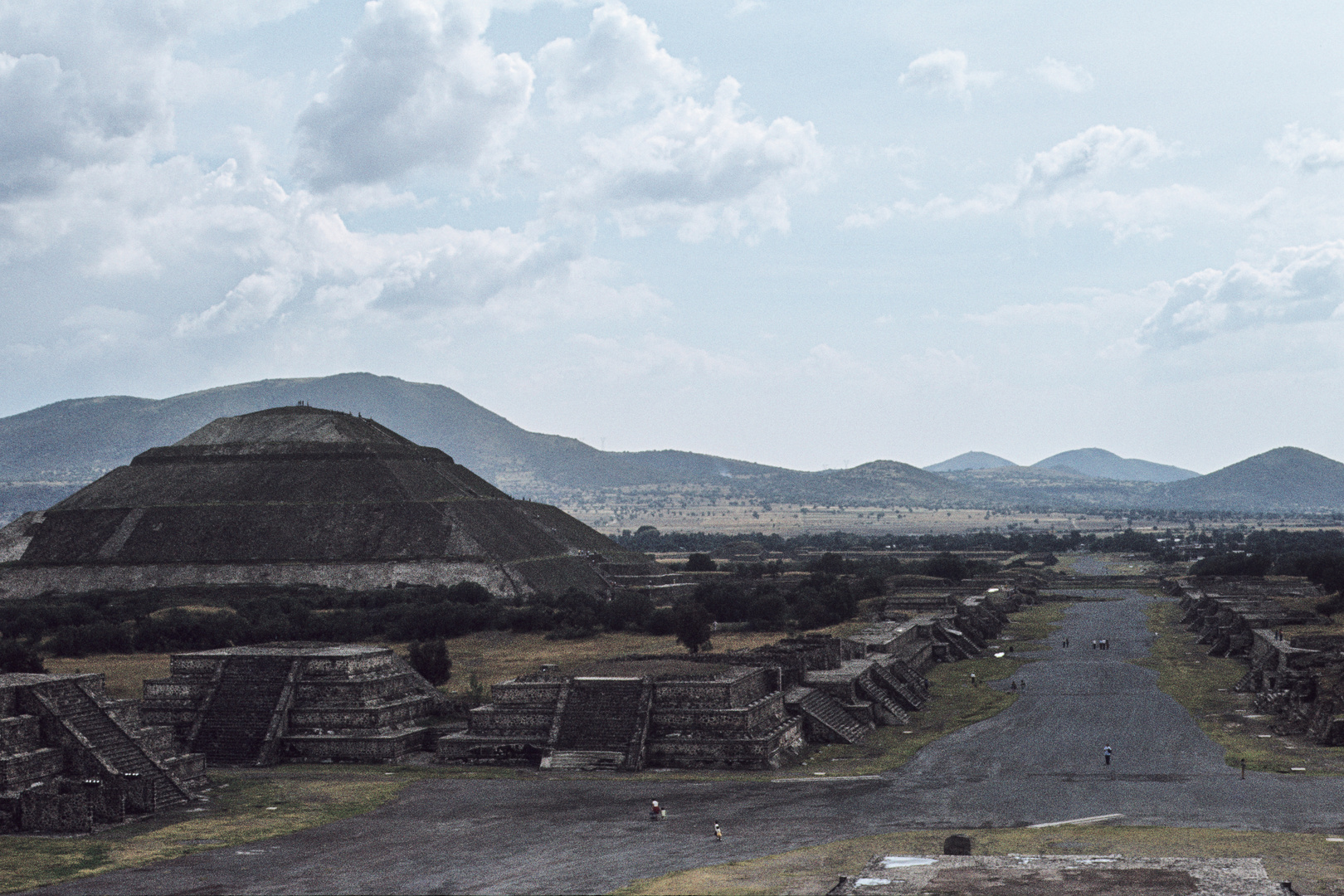 Teotihuacan - Sonnenpyramide und Straße der Toten