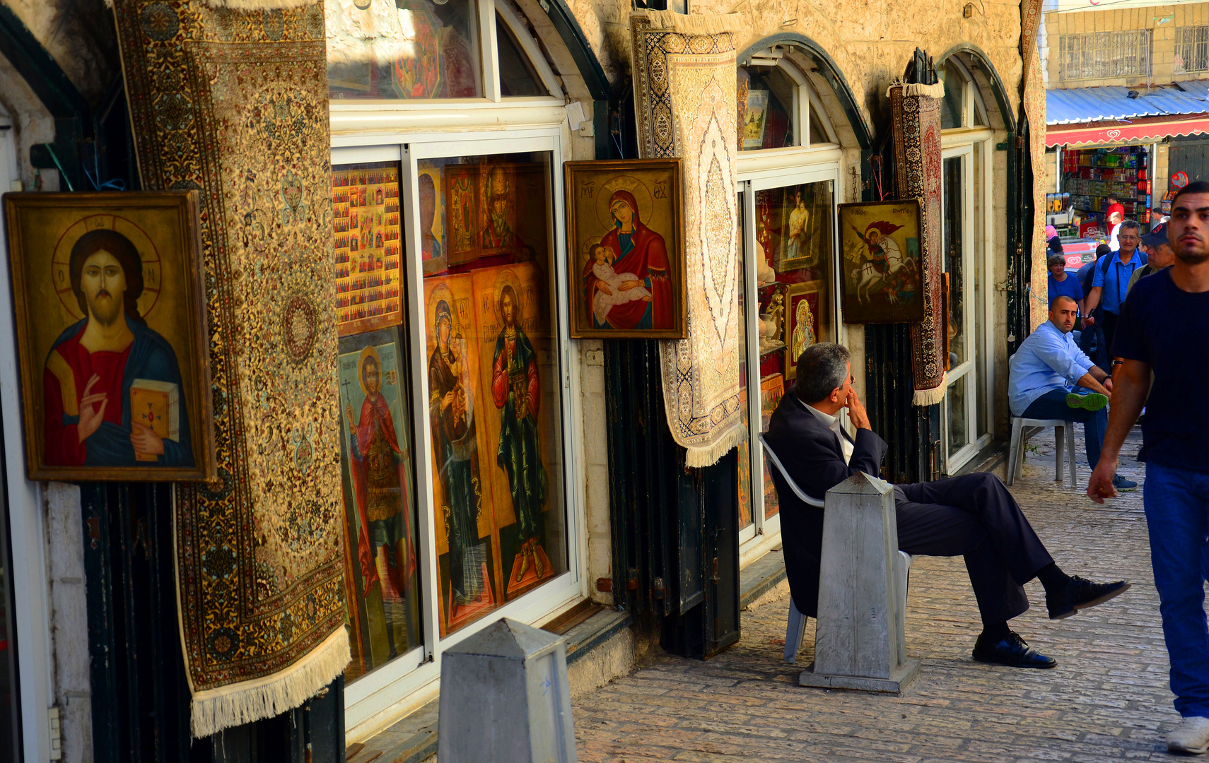 Teppich- und Ikonenhändler am Basar in Jerusalem