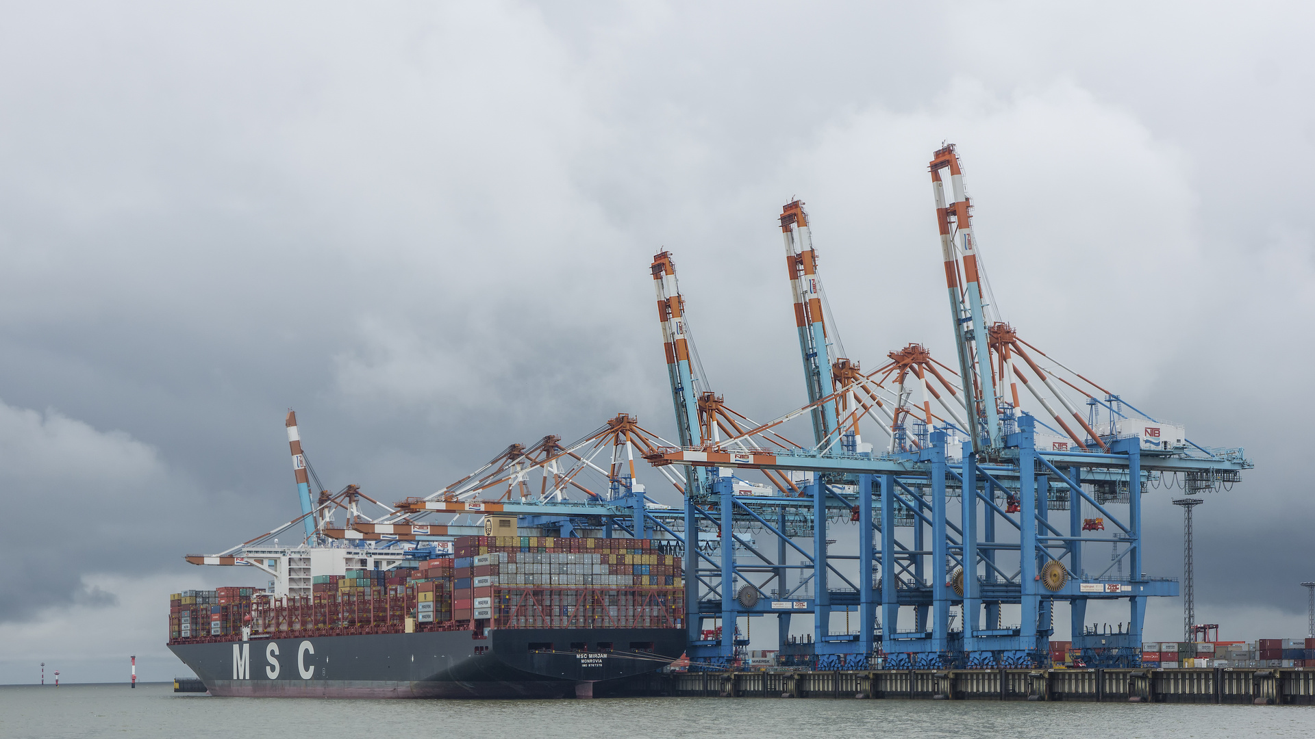 Terminal Foto & Bild hafen, brücke, container Bilder auf