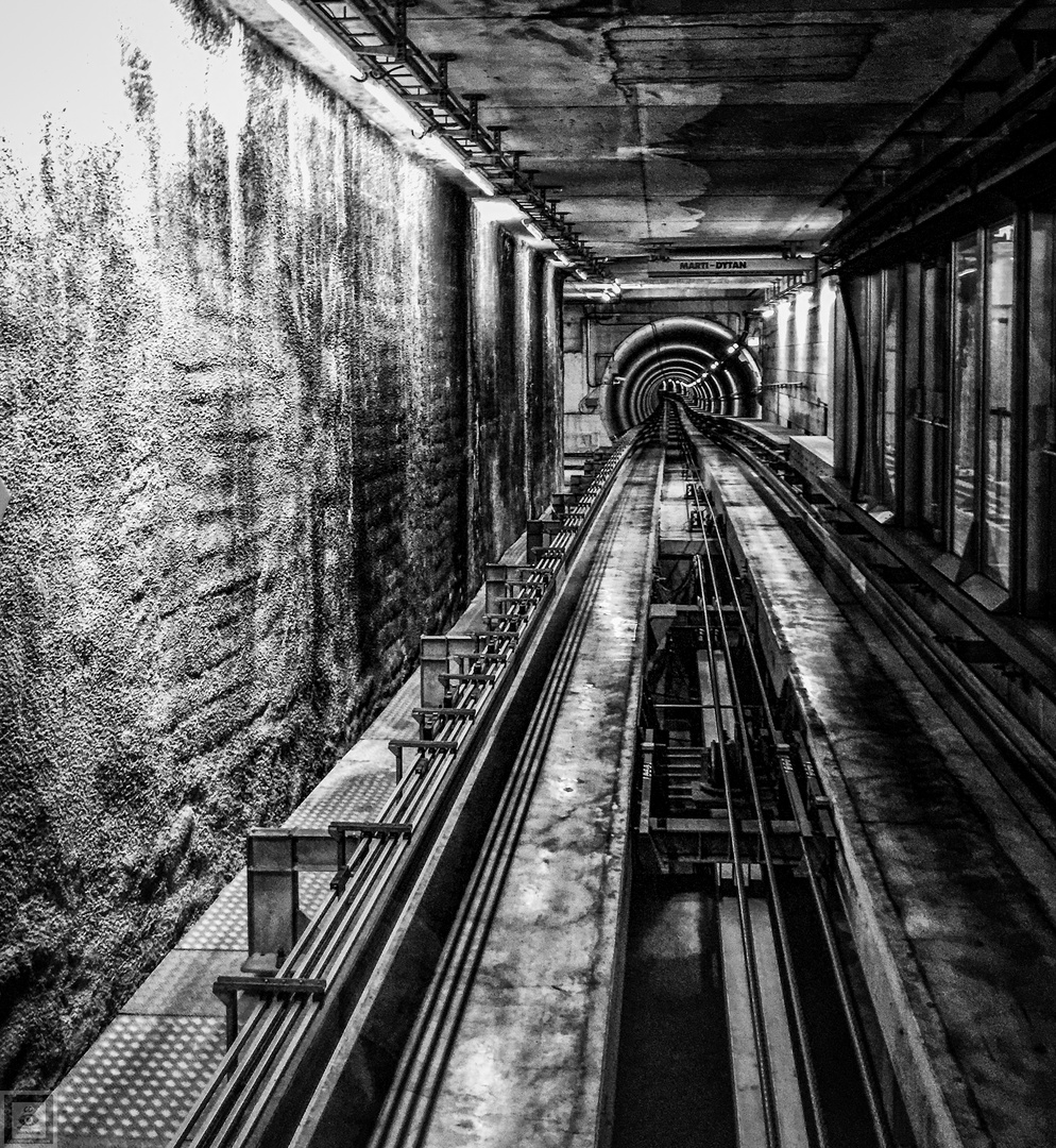 terminal train tunnel airport ZRH